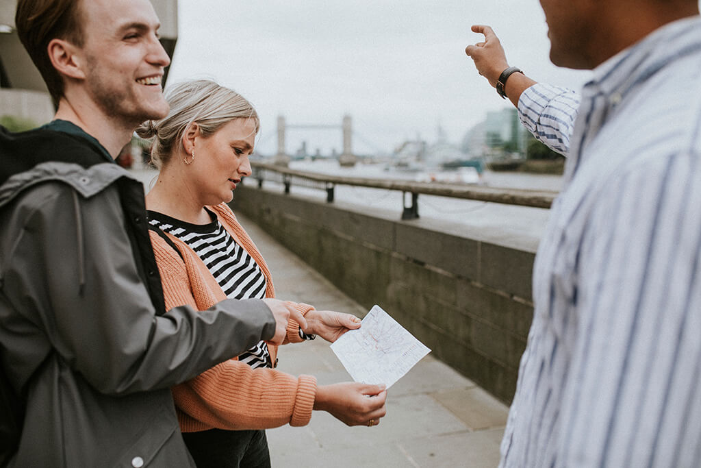 viajero thames turistas en el Támesis